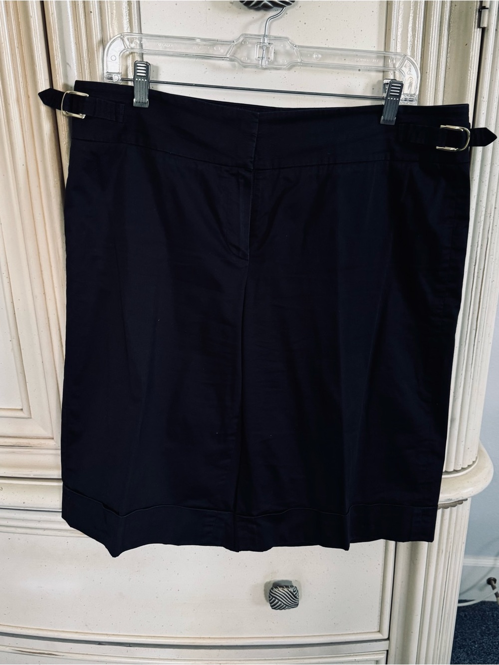 Dana Buchman Black buckles Bermuda Shorts with pockets. Lined with cuffs